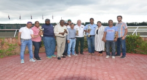 Semana Santa conquista el Cl&aacute;sico D&iacute;a de Las Secretarias