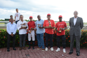 Vigorosa y Wickewells ganan cl&aacute;sicos de Criadores en el l V Centenario.